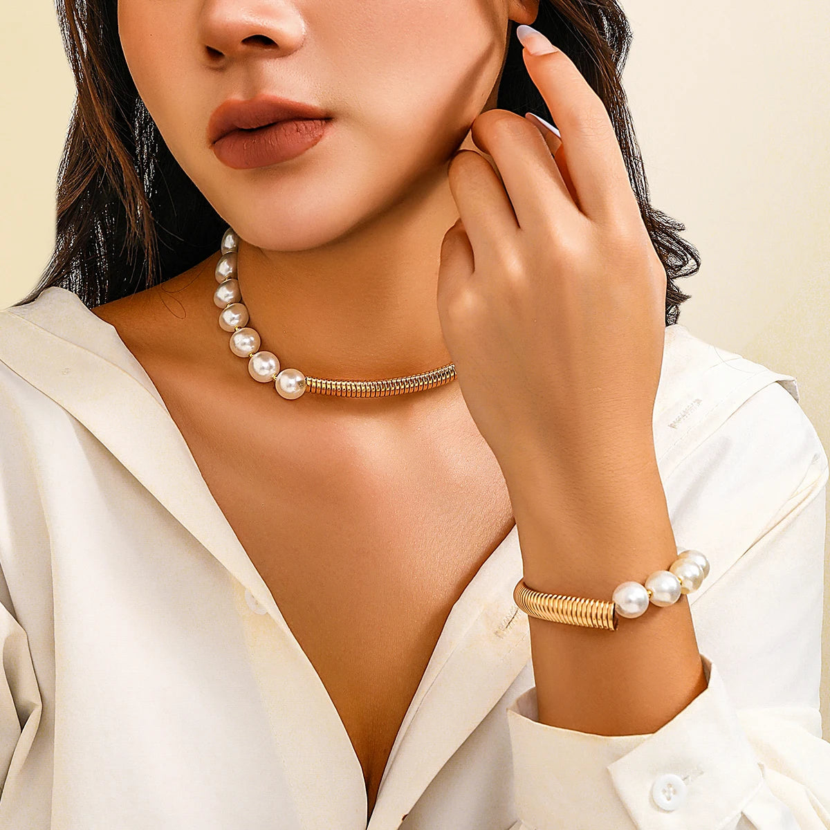 Pearl Short Choker Necklace Women
