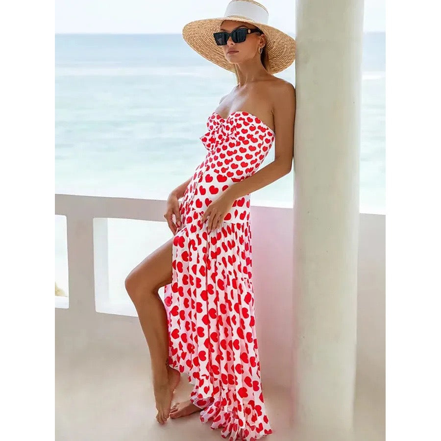 swimsuits cover the belly and show slimness.