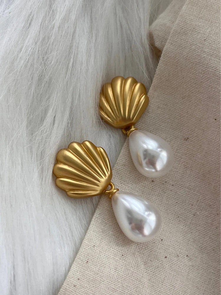 Fashion Frosted Shell Pearl Dangle Earrings